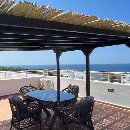 아파트 пентхаус двух спальный с видом на море и горы в татлысу Agios Nikolaos (Famagusta)
