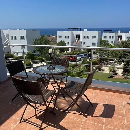 пентхаус двух спальный с видом на море и горы в татлысу 아파트 Agios Nikolaos (Famagusta)